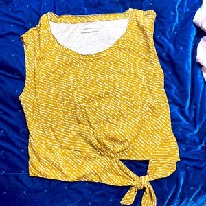 Anthropologie tee shirt-